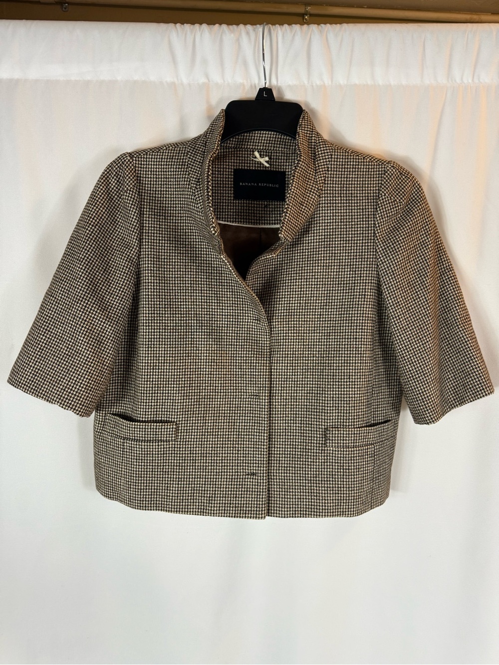 Banana Republic brown and Tan Houndstooth Short-Sleeve Cropped Blazer